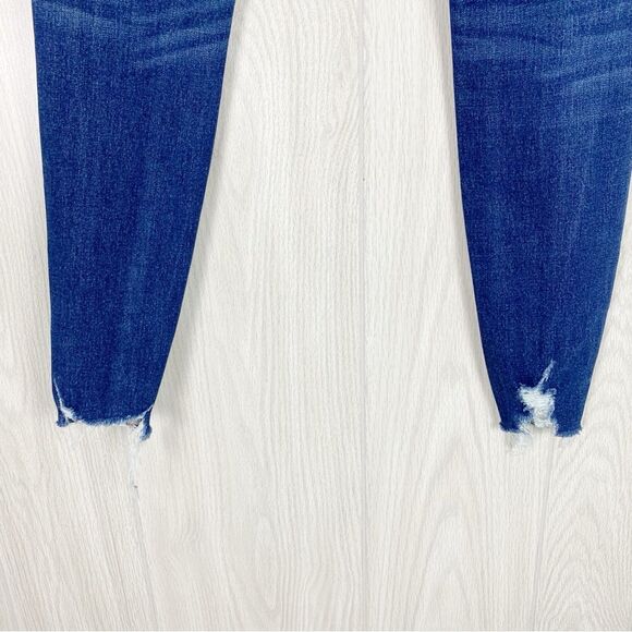 American Eagle | Medium Wash Distressed Curvy Hi Rise Jegging Size 2 - Picture 7 of 10